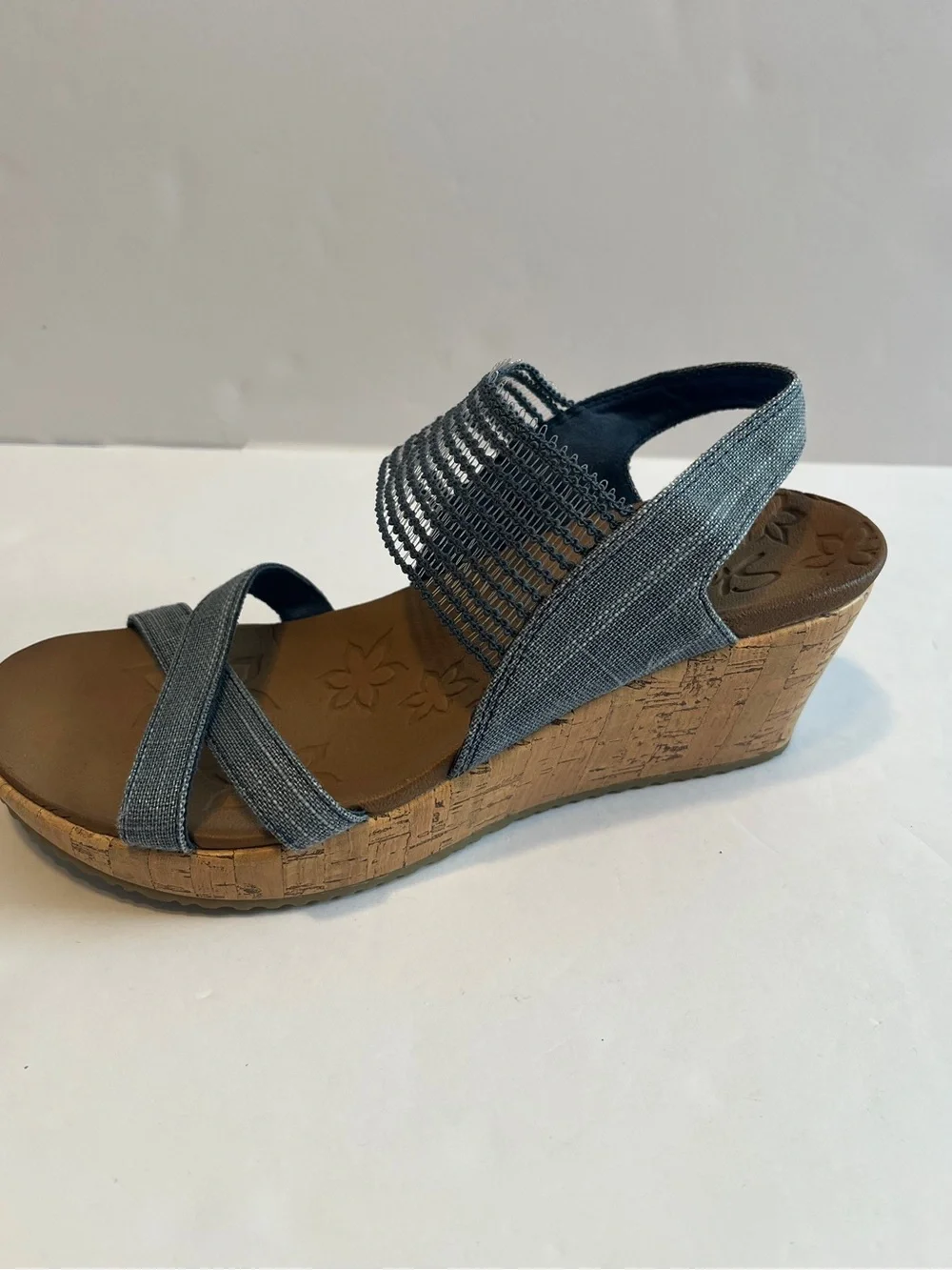 Skechers luxe Foam Comfort Stretch Blue Wedge Sandal for Women’s size 7 casual